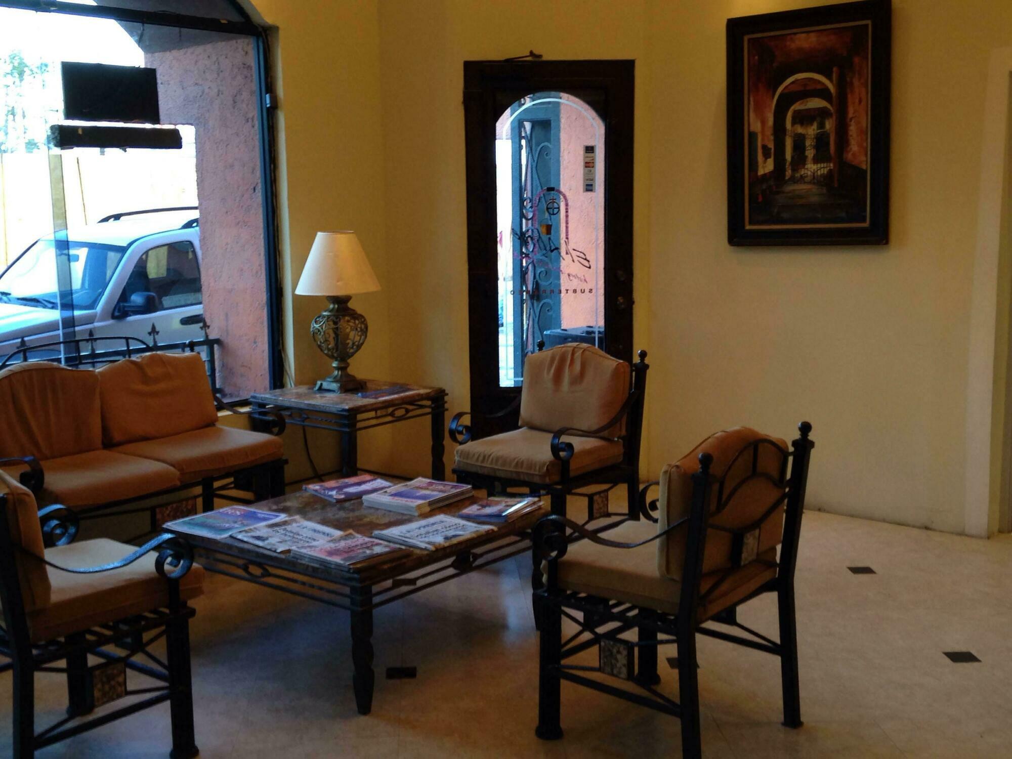 Hôtel San Carlos De Reynosa Extérieur photo